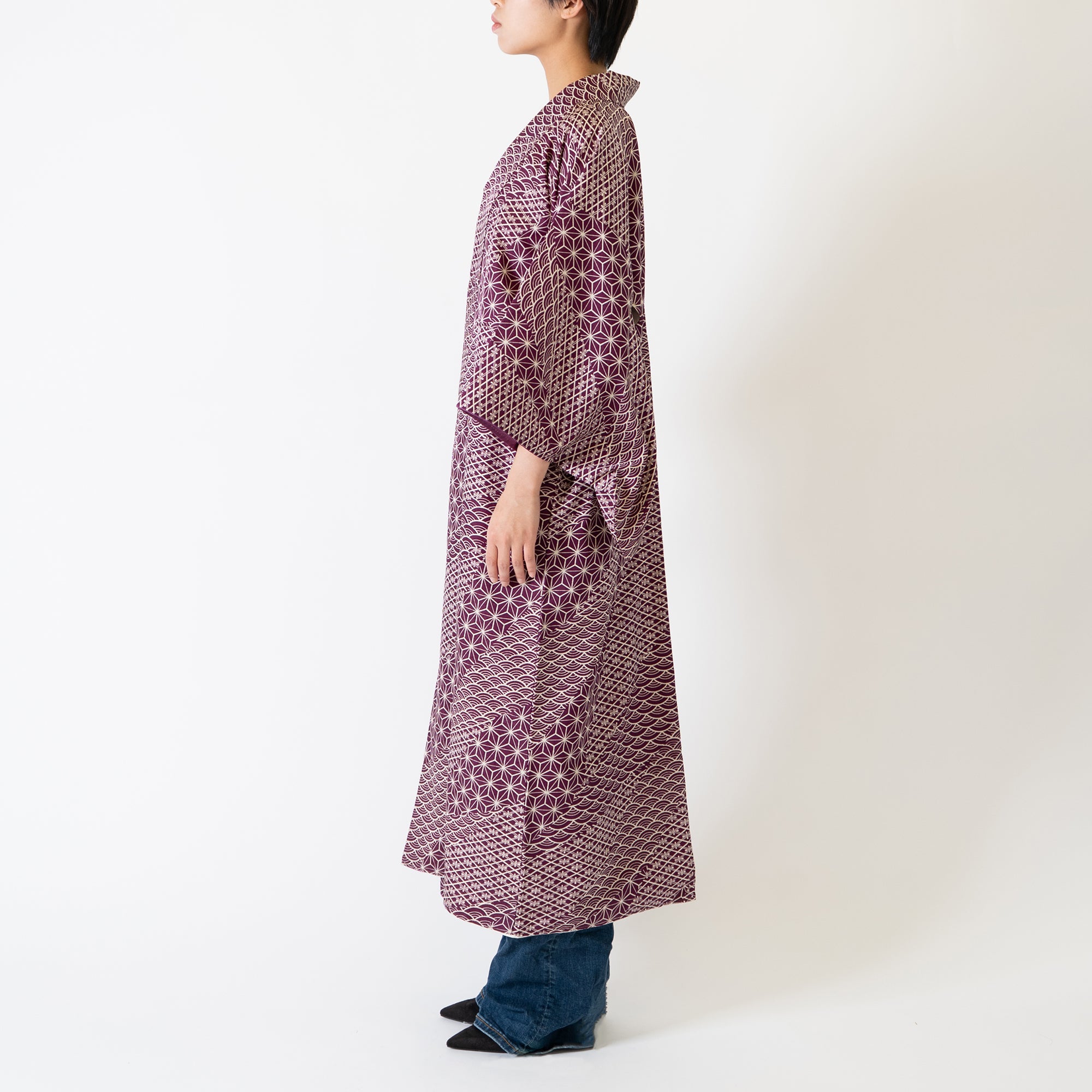 Handcrafted Robe from Vintage Kimono - Purple "ASANOHA" and "SEIGAIHA" Pattern D024